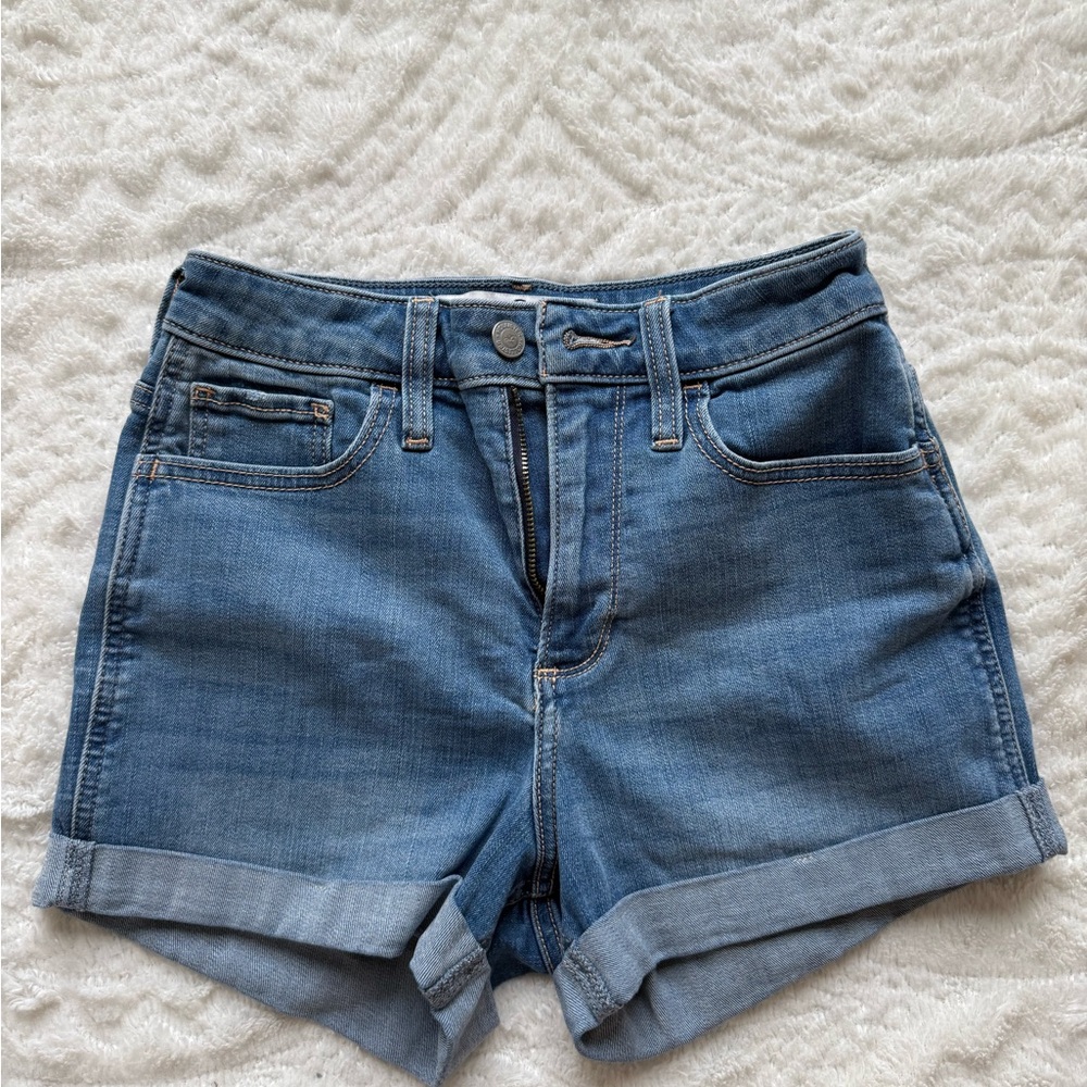 Hollister Curvy High-Rise 3” Denim Roll-Cuff Women's Shorts - Blue